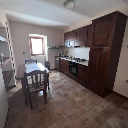 Σπίτι διακοπών Immaculate 2-bed House San Benedetto in Perillis